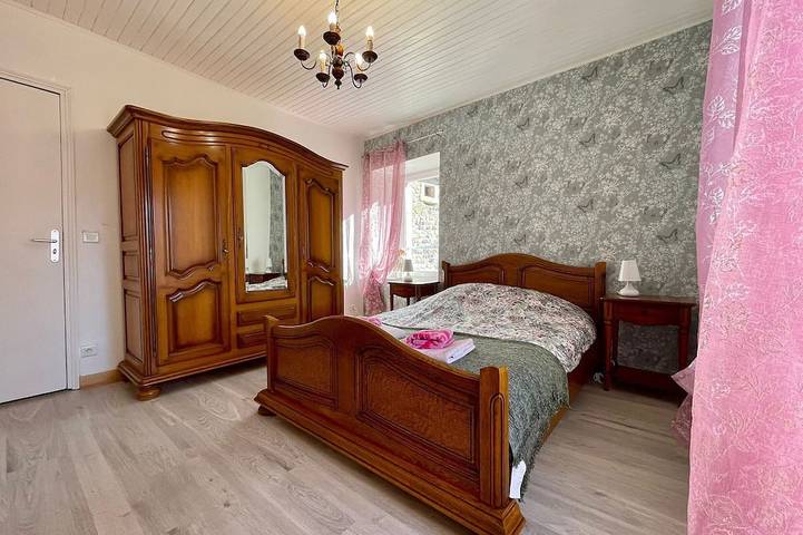 Gîte pour 5 personnes, avec jardin, animaux acceptés à Saint-Germain-Laprade - 4