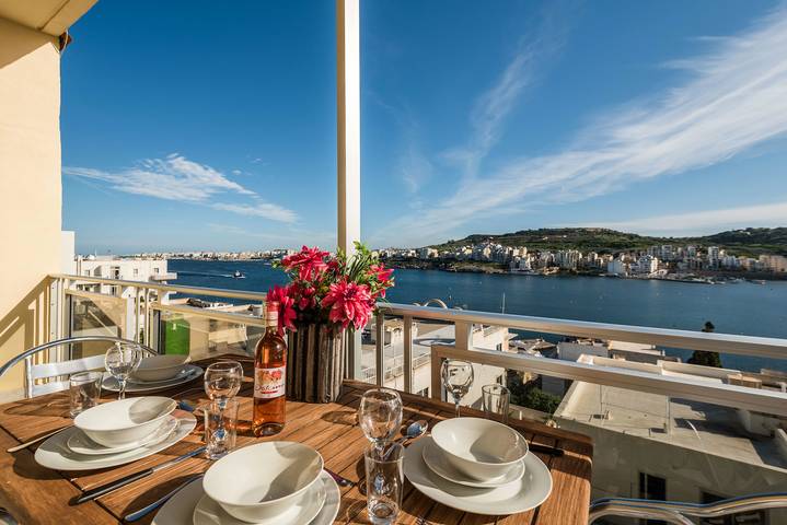 Apartment for 6 people, with ocean view and terrace in Malta