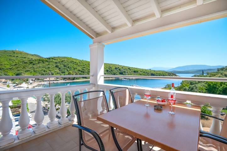 Διαμερίσματα διακοπών για 5 άτομα, με θέα και κήπο στον Άγιο Στέφανο (Κέρκυρα)
