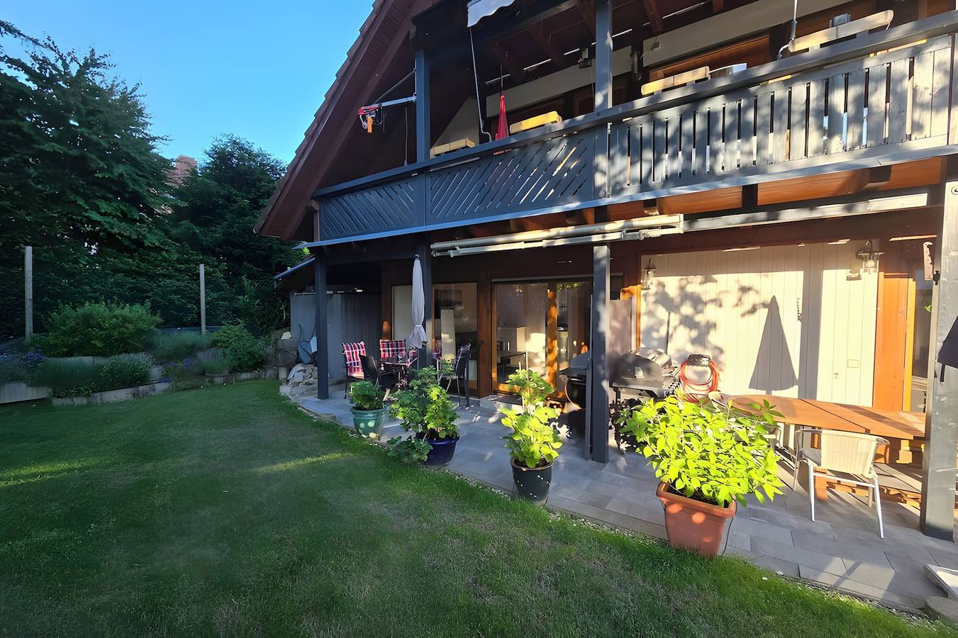 Ganze Wohnung, Modern eingerichtete Ferienwohnung Casa Karin mit Terrasse, Garten und Sauna in Bodman-Ludwigshafen, Landkreis Konstanz