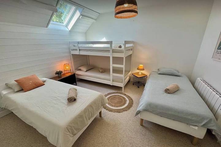 Location de vacances pour 7 personnes, avec jardin à La Dornac - 2