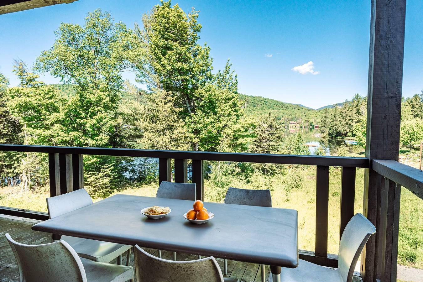 Apartamento entero, Lakefront  Mountain View - 2 Bedrooms Resort Suite in Lac-Supérieur, Quebec