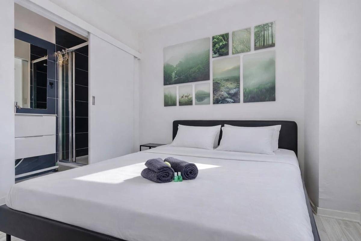Appartement entier, Coliving - bedroom - Tv- Private Bathroom in Saint-Jean-de-Gonville, Gex
