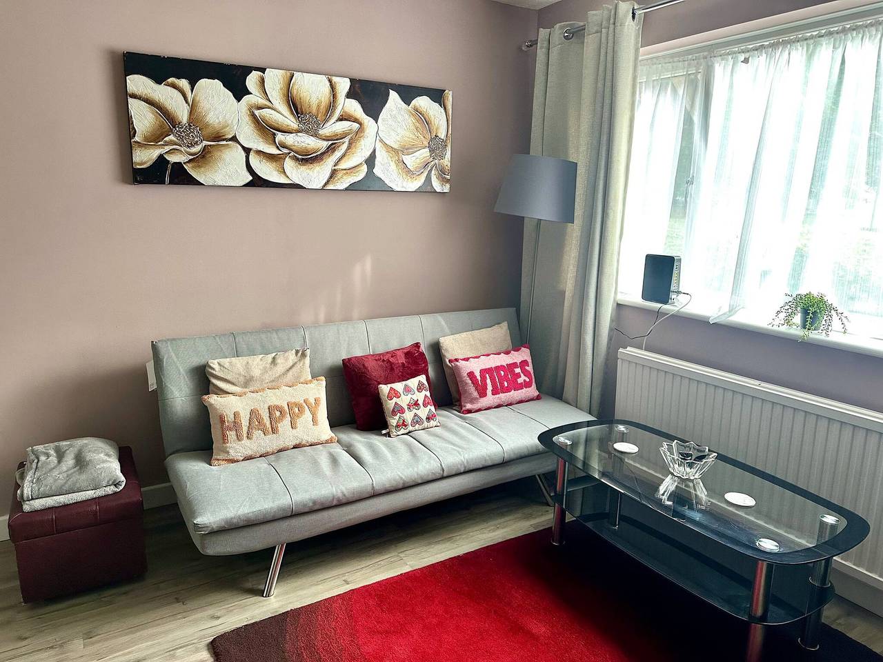 Entire apartment, Nkn Cosy maisonette Dartford station free parking in Dartford, Kent