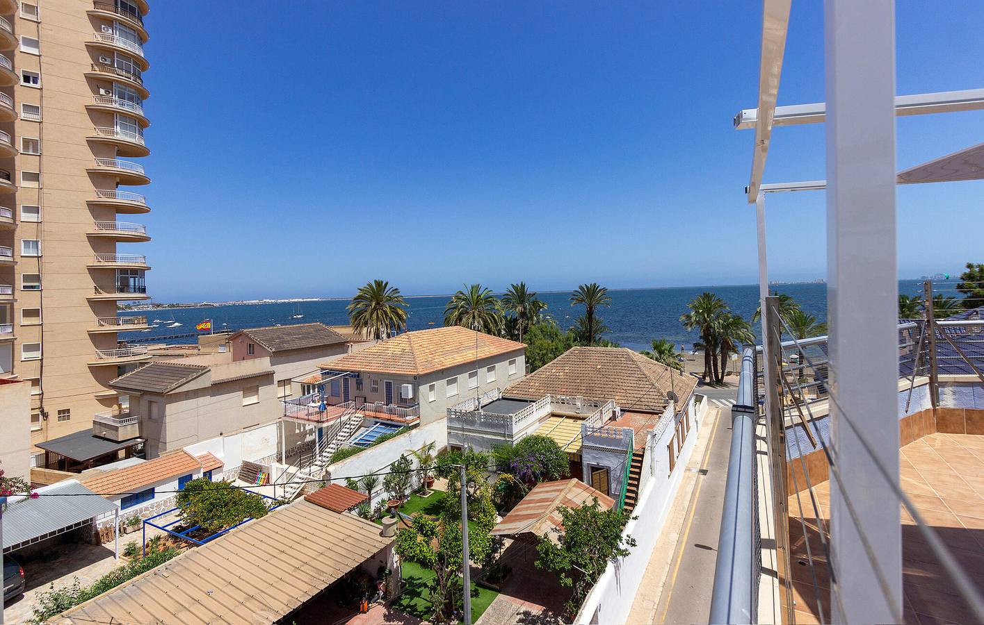 Apartamento vacacional entero, Acogedor apartamento de playa con aire acondicionado e Internet - Playa Barnuevo 100m in Santiago de la Ribera, San Javier