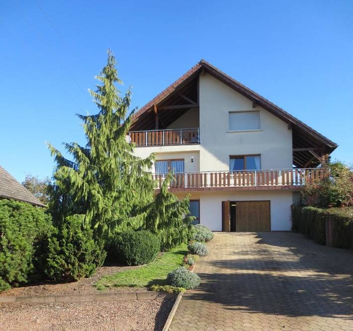 Gîte pour 4 personnes, avec Balcon ainsi que Terrasse et Vue dans Hottviller