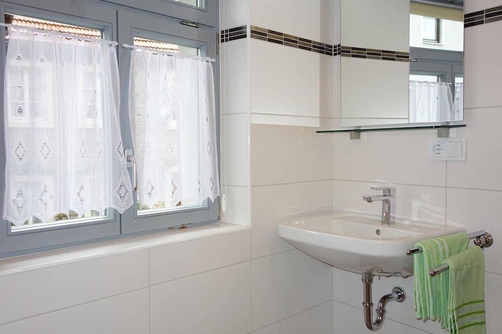 Ganze Wohnung, Ferienwohnung (35qm) für 2 Personen mit kostenfreiem Wlan in Sommerach, Fränkisches Weinland