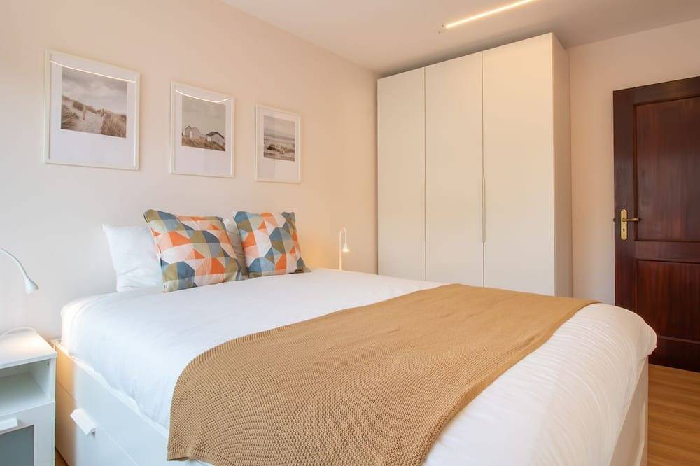 Apartamento entero, Stylish 2Br Near Beach & Metro by Lovelystay in Vila do Conde, Distrito de Porto