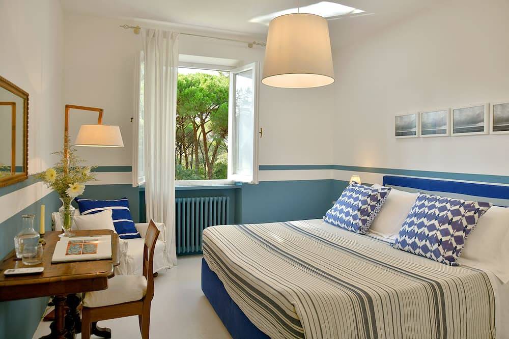 Casa con 6 dormitorios, 5 baños, 5 minutos a pie a través de un bosque privado a la playa in Marina di Bibbona, Bibbona
