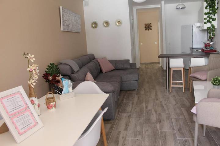Apartamento para 6 personas, con Terraza y Jardín además de Piscina y Vistas en Benaoján