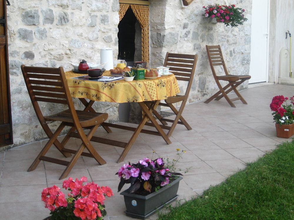 Murmure des Buis - Soleil Couchant in Corveissiat, Région de Bourg-en-Bresse