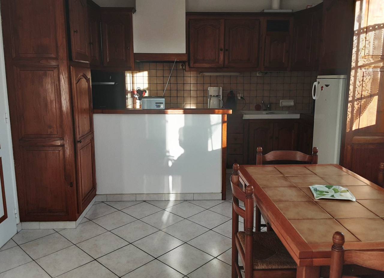 Appartement entier, Location F3 in Saint-Pée-sur-Nivelle, Région de Bayonne