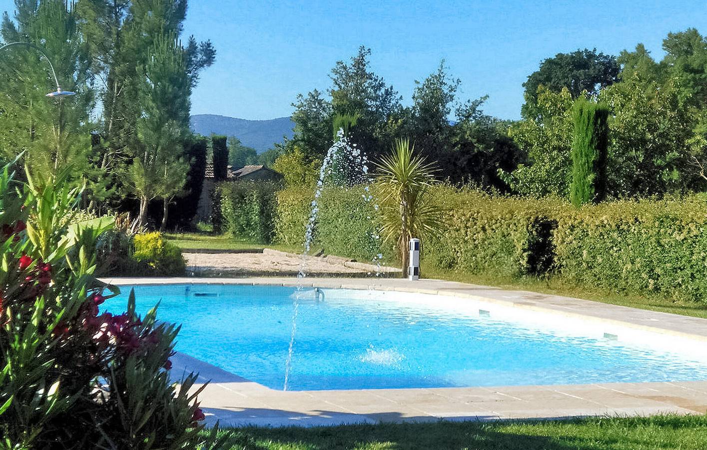 Appartement am Pool mit Parkplatz und WiFi, 800m nach Salindres in Saint-Jean-de-Maruéjols-et-Avéjan, Alès und Umgebung