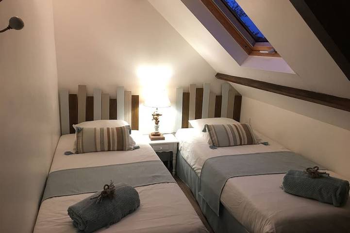 Gîte pour 4 personnes, avec piscine dans Sottevast - 2