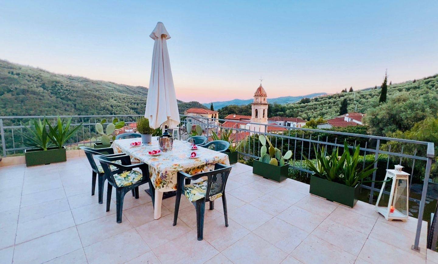 Casa vacanza per 8 persone con terrazza in Casa Carli, Prelà