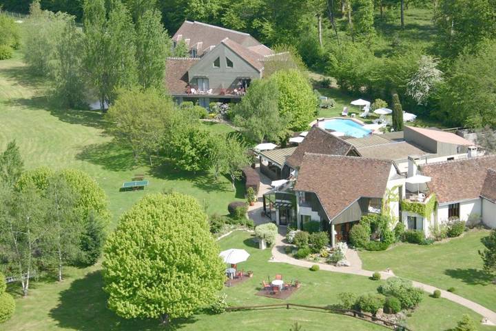 Hôtel pour 2 personnes, avec piscine ainsi que terrasse et jardin