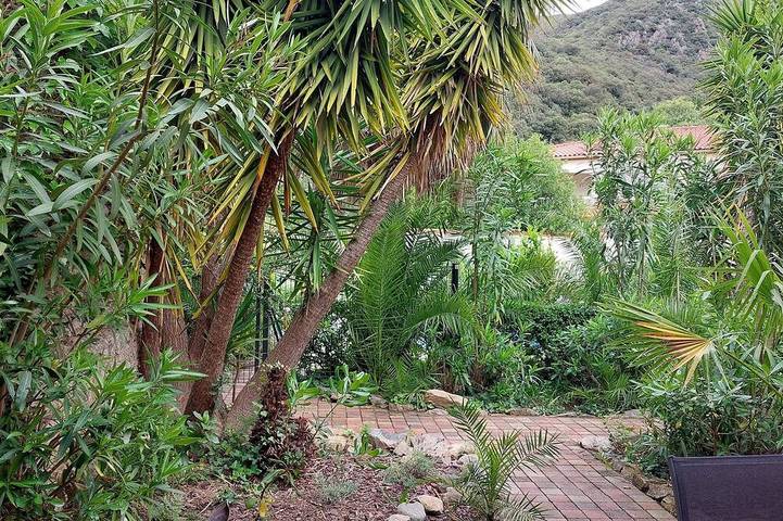 Gîte pour 4 personnes, avec piscine, animaux acceptés dans La Vallée Heureuse à Sorède
