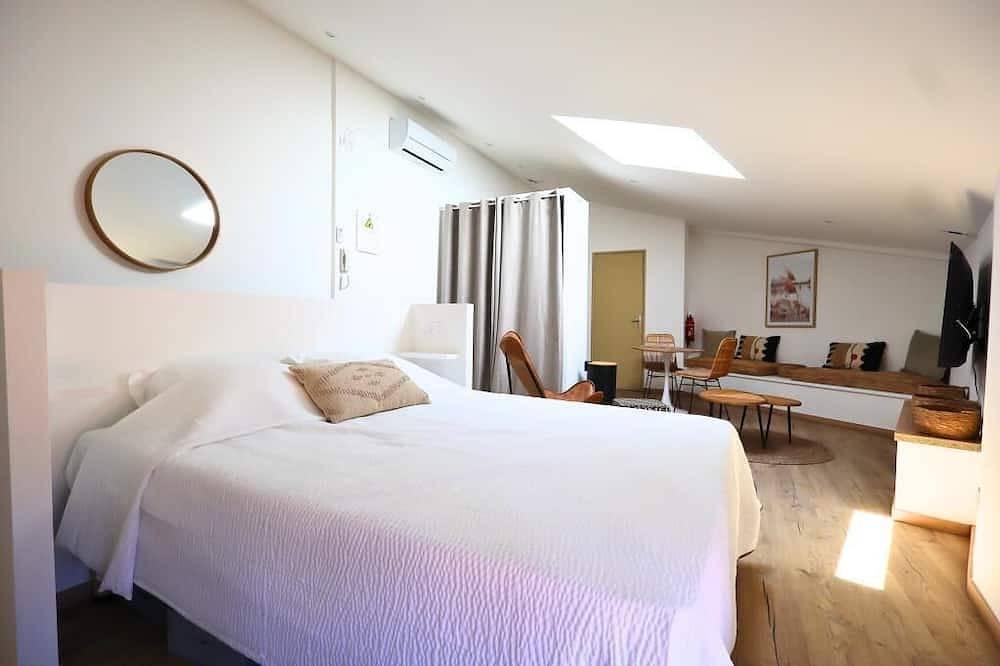 Apartamento entero, L'échappée Bohème - loft studio in Camaret-sur-Aigues, Vaucluse