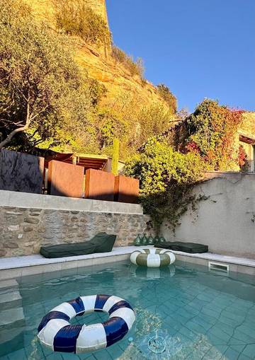 Chambre d’hôte pour 2 personnes, avec jardin ainsi que vue et piscine à Cadenet
