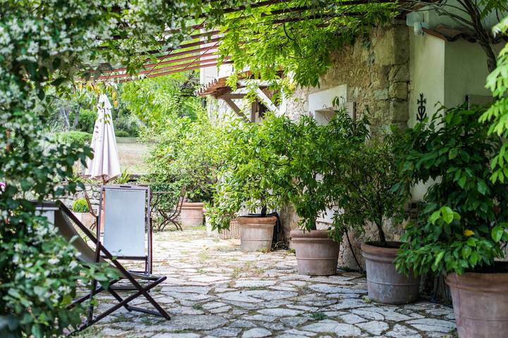 Gîte pour 7 personnes, avec jacuzzi et piscine à Tourrettes - 4