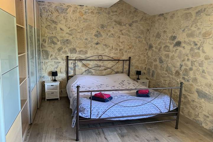 Location de vacances pour 10 personnes, avec jacuzzi ainsi que terrasse et jardin, animaux acceptés à Saint-Remèze - 3