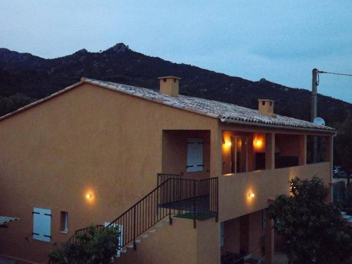Appartement de vacances pour 5 personnes, avec jardin
