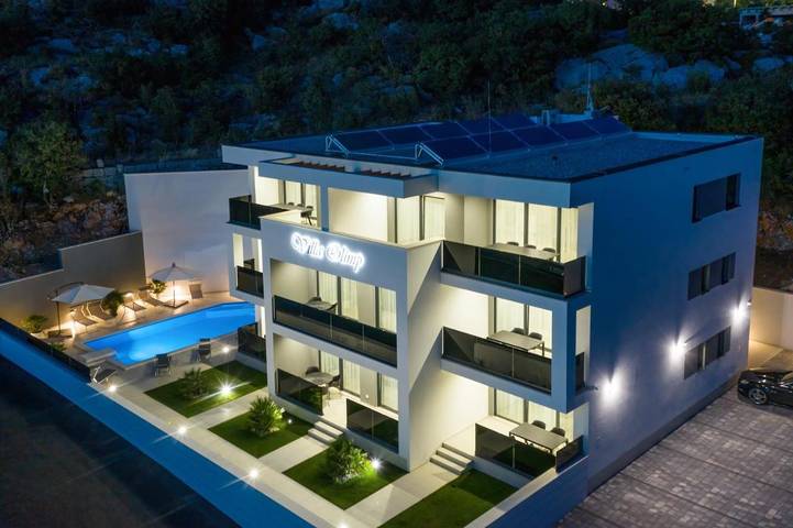 Apartament wakacyjny dla 4 osób, z taras i widok oraz basen w Sveti Juraj