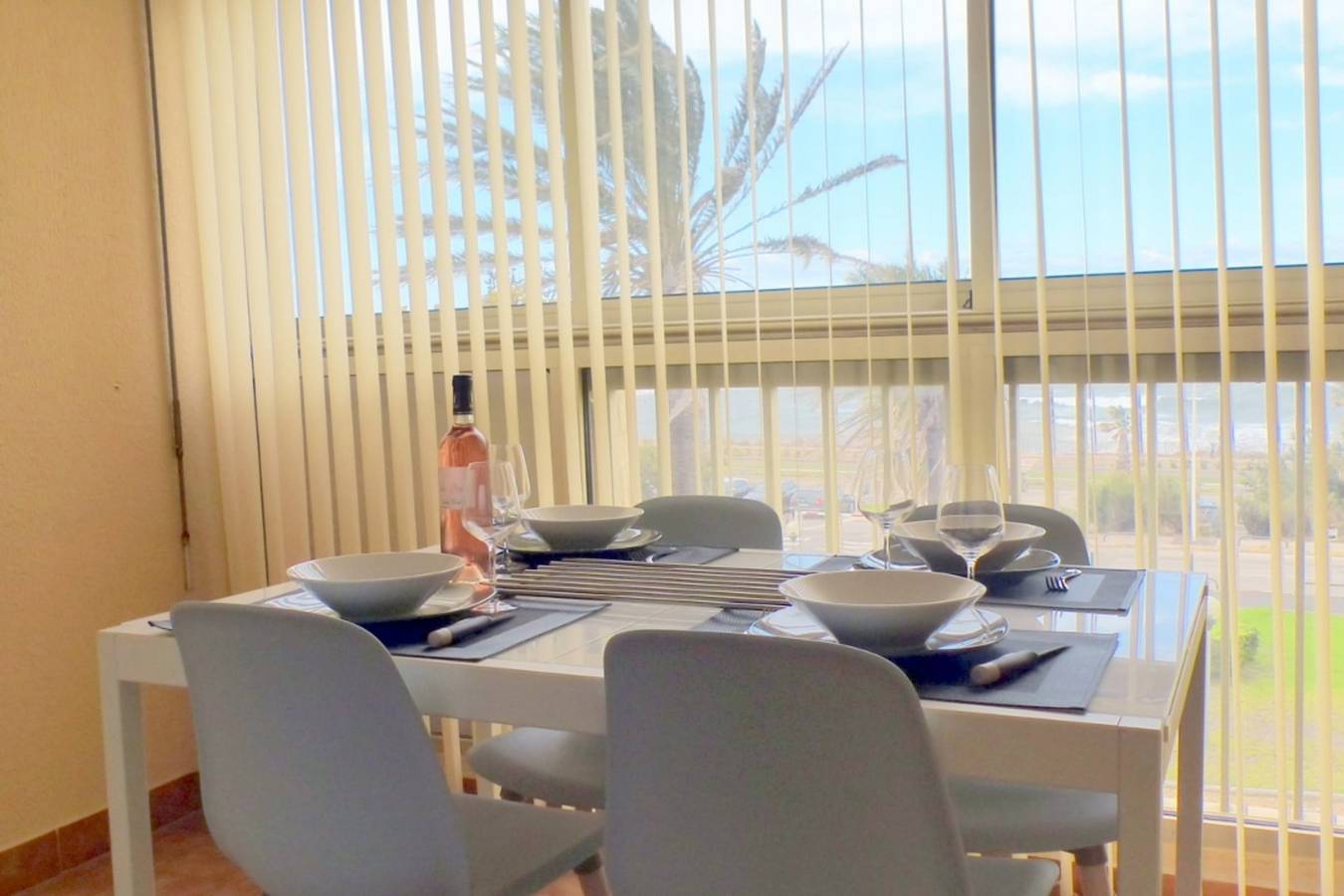 Ganze Wohnung, Ferienwohnung für 2 Personen mit Balkon in La Coudoulière, Six-Fours les Plages