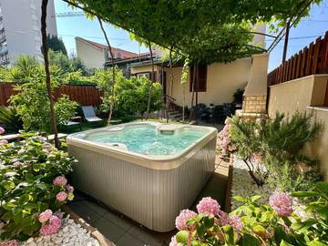 Villa pour 5 personnes, avec jacuzzi ainsi que jardin et piscine à Split