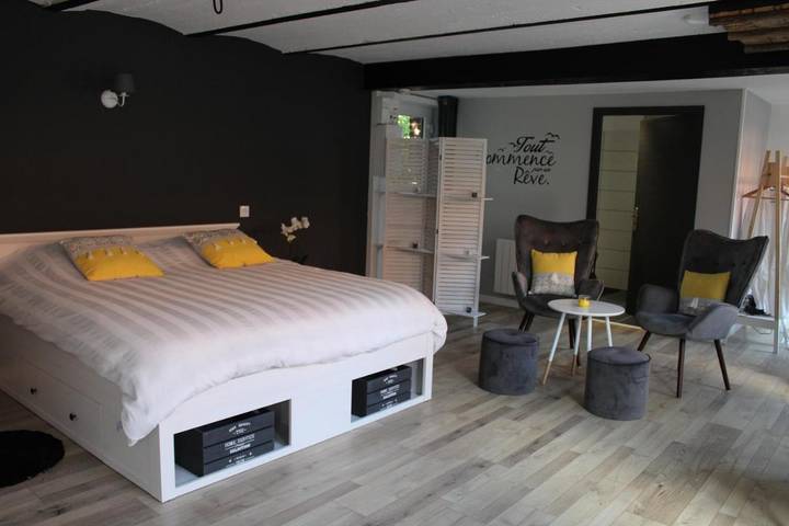 Chambre d’hôte pour 5 personnes, avec piscine ainsi que vue et terrasse dans le Pas-de-Calais - 2