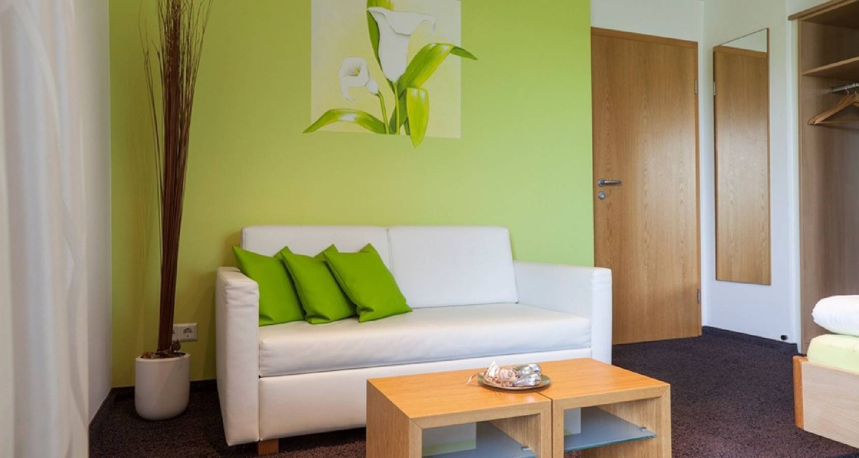 Zimmer '102' mit Gemeinschaftsgarten, Balkon und Wi-Fi in Hagnau am Bodensee, Region Bodensee-Oberschwaben