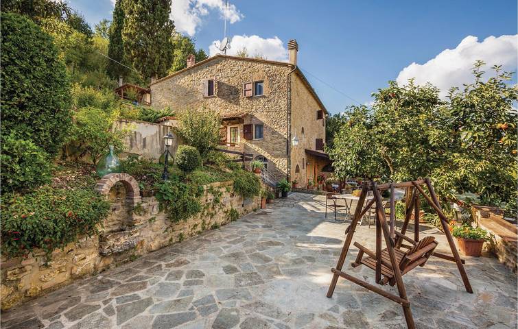 Gîte pour 8 personnes, avec piscine, adapté aux familles à Volterra - 3