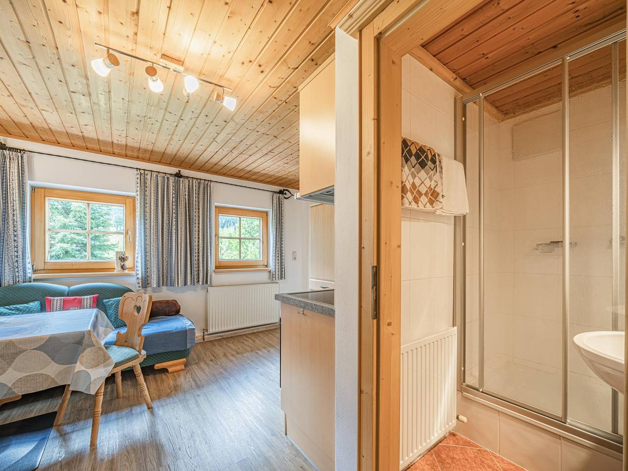 Geheel appartement, Vakantiewoning met balkon op boerderij in Brixen im Thale, Kaisergebirge