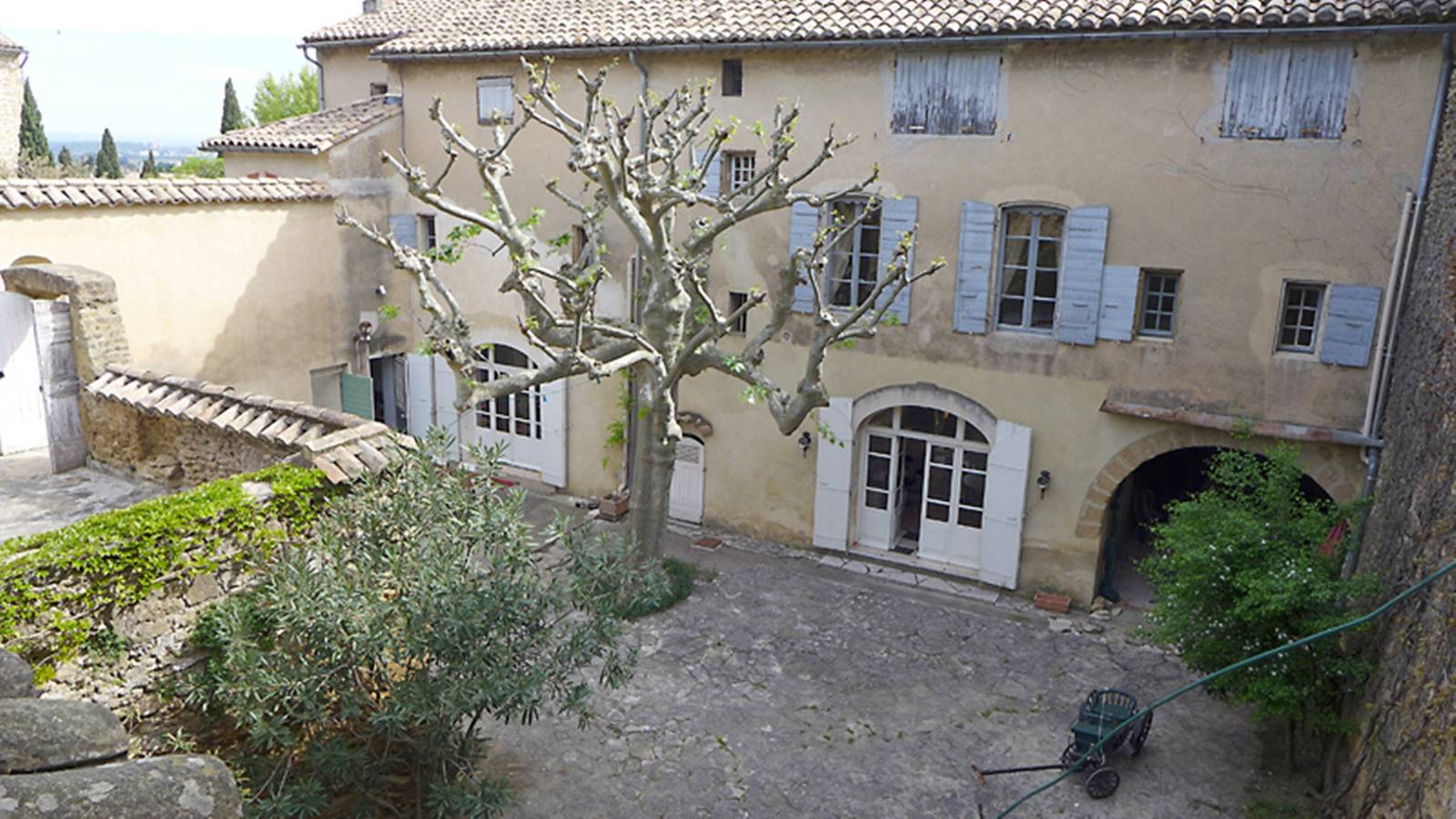 Maison avec piscine, en plein cœur du village de Rochegude in Rochegude, Région de nyons
