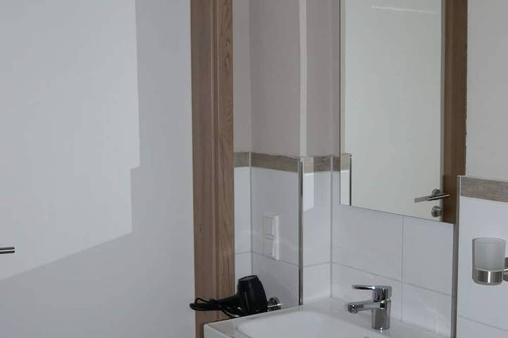 Ferienwohnung für 4 Personen, mit Garten und Balkon in Bergpark Wilhelmshöhe - 4