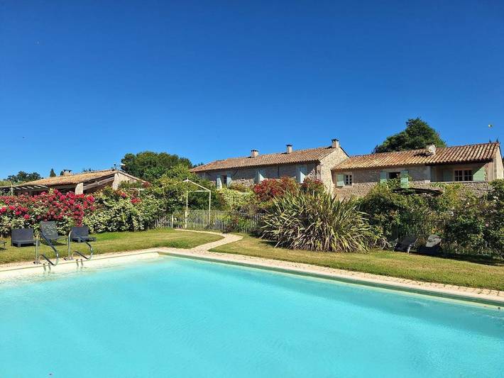 Appartement de vacances pour 4 personnes, avec Terrasse et Jardin ainsi que Piscine et Vue à Saint-Rémy-de-Provence - 3