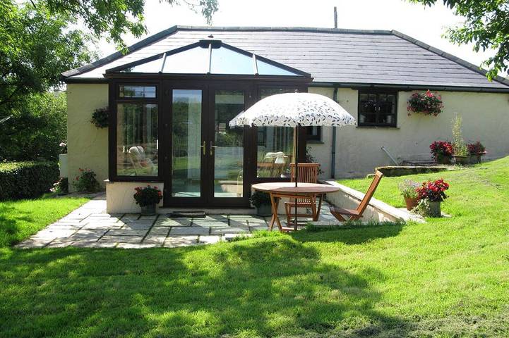 Glamping for 2 people, with terrace and garden, with pets in Devon