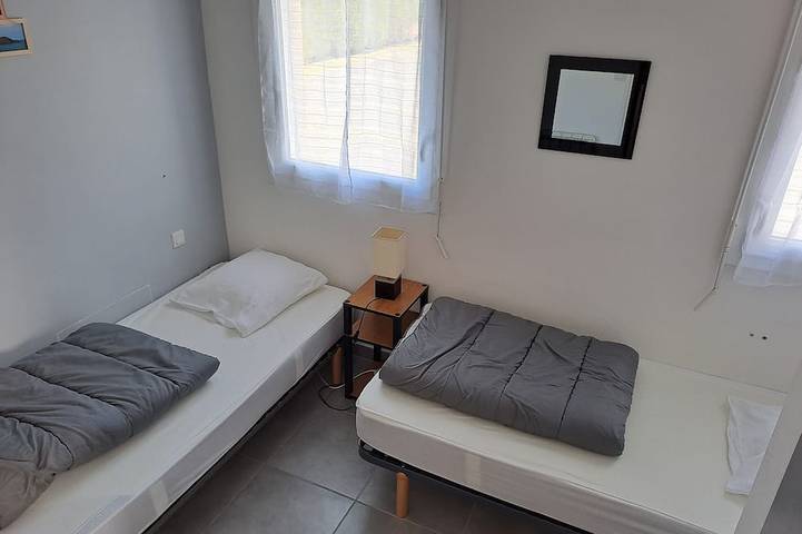 Gîte pour 4 personnes, avec terrasse dans Plage de la Touesse - 3