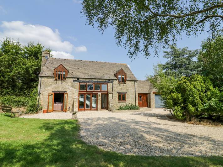 Holiday home for 10 people, with Garden in Oxfordshire