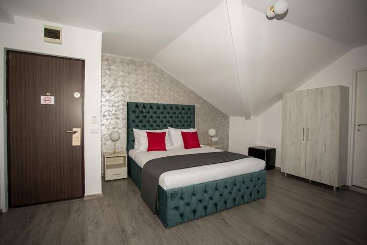 Gîte pour 2 personnes, avec terrasse dans Poiana Brasov - Brasov - 4