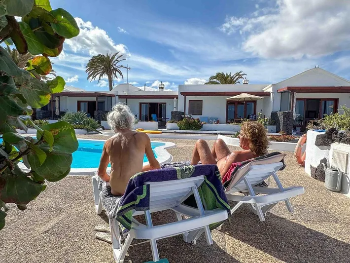 Apartamento de vacaciones para 2 personas, con piscina además de vistas y jardín, Se admiten mascotas - 1