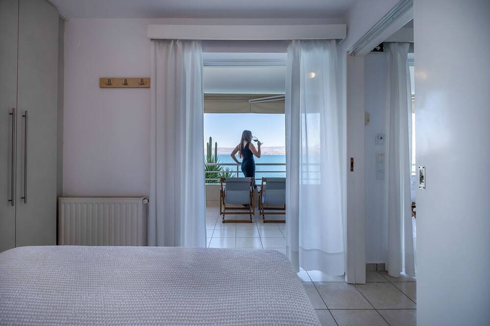 Ganze Wohnung, Neue Liste-Beach Apartment, Balkon mit Meerblick, in der Nähe von Nafplio, Mykene, Epidaurus in Xiropigado, Kynouria