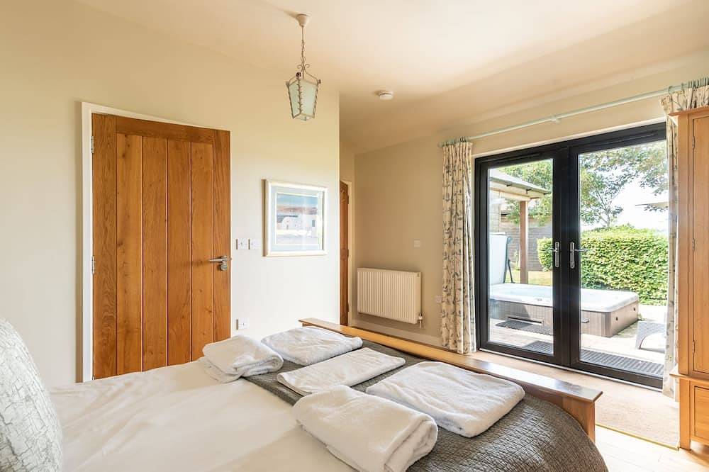 Meadow View Lodge - Für 4/5 Personen mit eigenem Whirlpool in Cheddar, Somerset