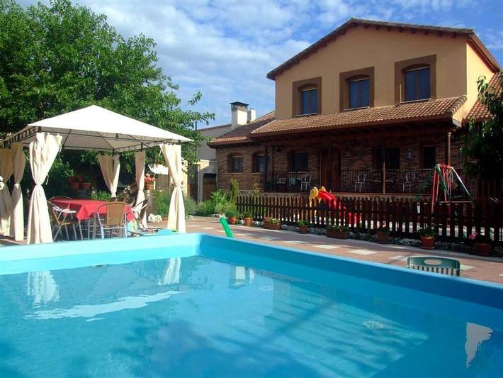 Casa de vacaciones para 10 personas, con Jacuzzi y Terraza en Comarca de Sepúlveda