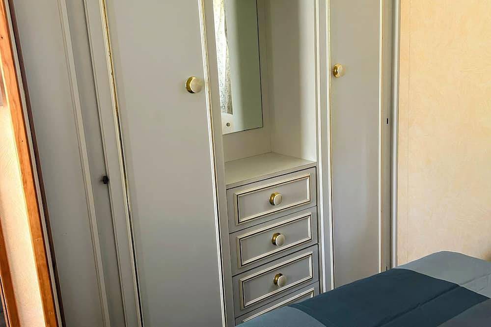 Mobil-home Confort Pour 4 Dans Domaine de Loisirs Dans le Var in Le Muy, Draguignan Region