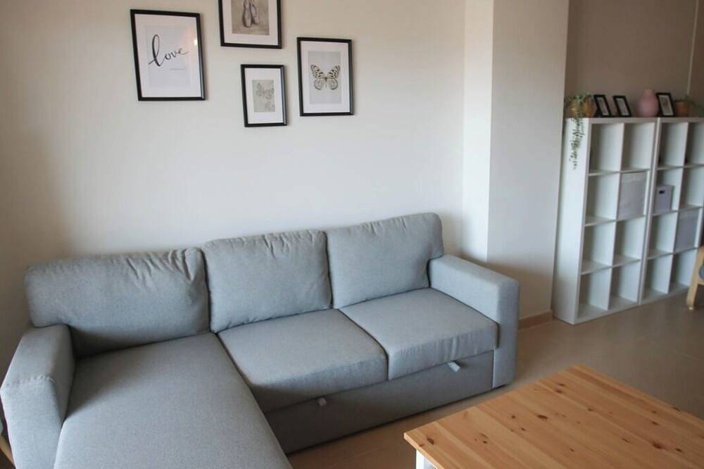 Apartamento entero, Disfruta del sol y el mar en este acogedor y moderno piso en Xilxes, in Playa de Chilches, Chilches