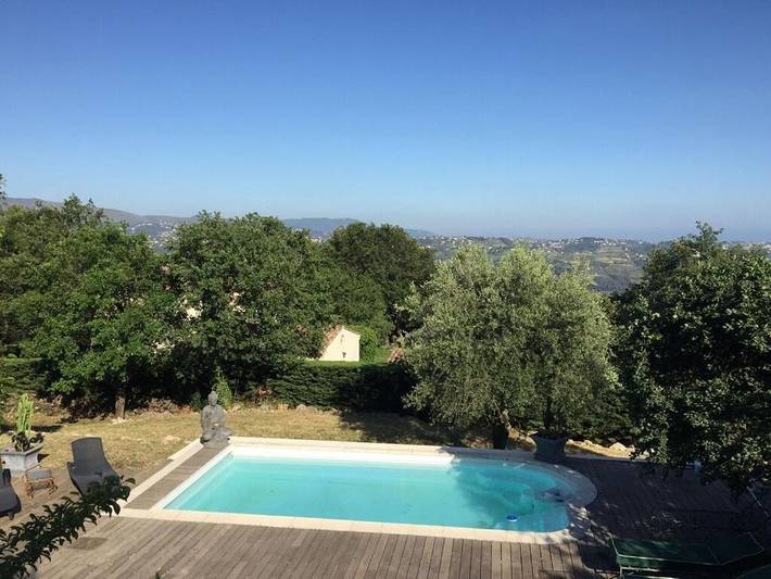 Location de vacances pour 8 personnes, avec piscine ainsi que vue et jardin, animaux acceptés à Gattières - 4