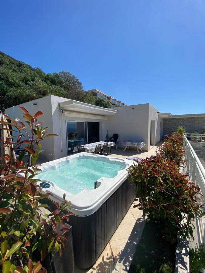 Villa pour 12 personnes, avec piscine ainsi que jacuzzi et balcon à Ajaccio - 3