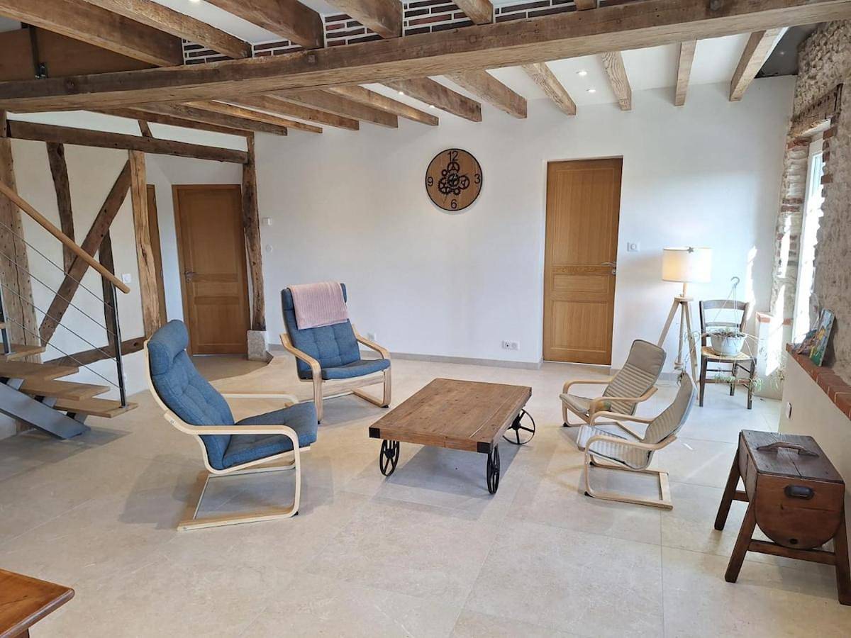 Three-Bedroom House in Région de Montargis