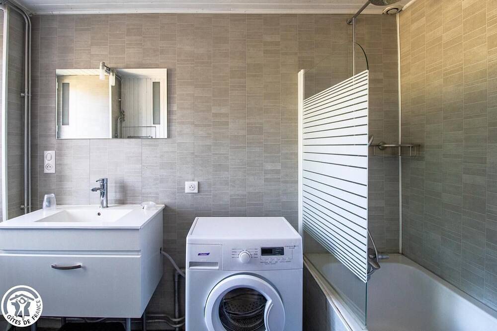 Auvergne farmhouse - Tauves in La Tour-d'Auvergne, Volcans d'Auvergne Regional Nature Park